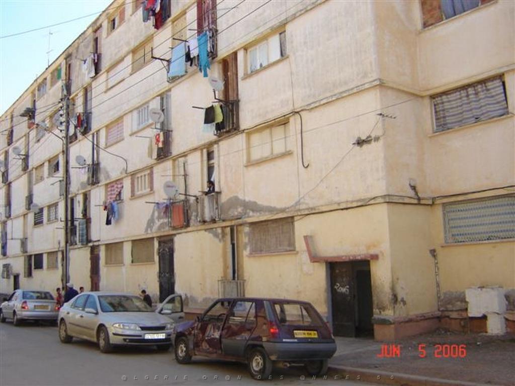06 2006 ORAN CHOUPOT RUE PRESIDENT DESCHANEL.jpg
